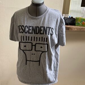 Gildan Gray Graphic Tee with Bold Design